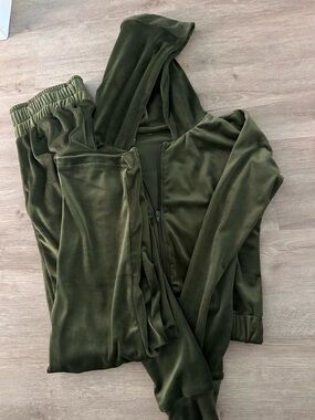 Olive Green Velour Zip Hoodie & Jogger Set - Women